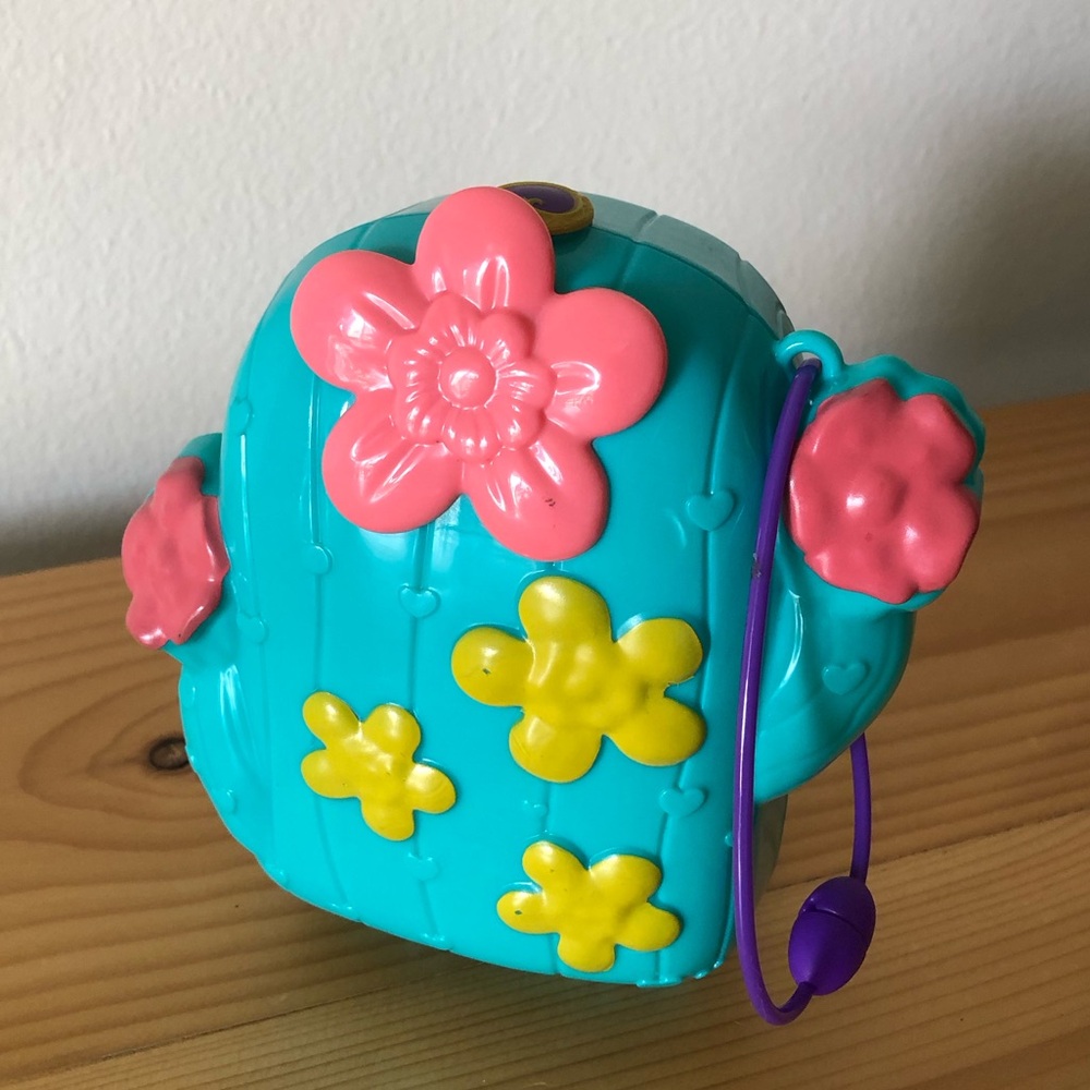 Polly Pocket Coral Toy Girls Toy Portable Coral Case Blue w/Pink/Yellow Flowers